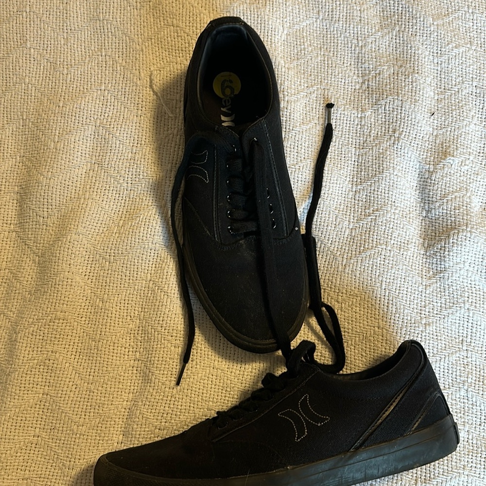 Hurley shoes